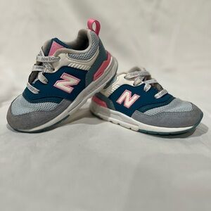 New Balance 997H Athletic Tennis Shoe- Toddler size 7